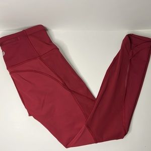Lululemon leggings size 4 low rise/mid rise only worn once
